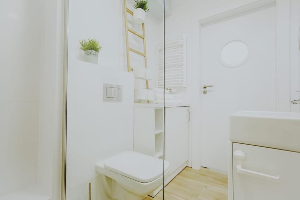Shower, Bathroom, towels