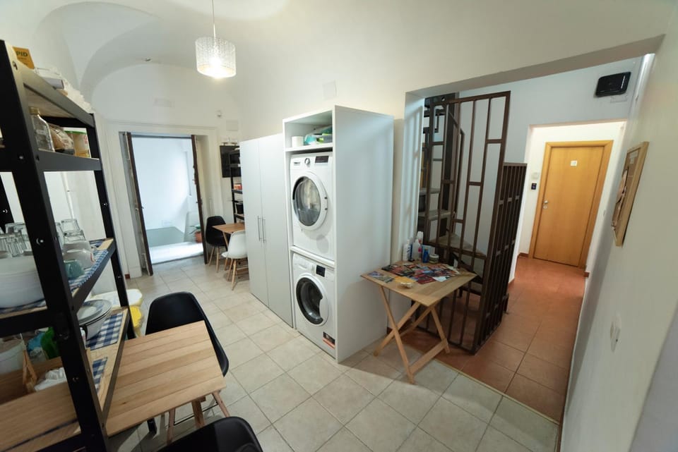 Kitchen or kitchenette, washing machine, dryer