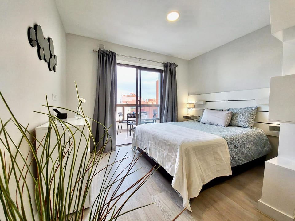 Bed, Balcony/Terrace, Bedroom