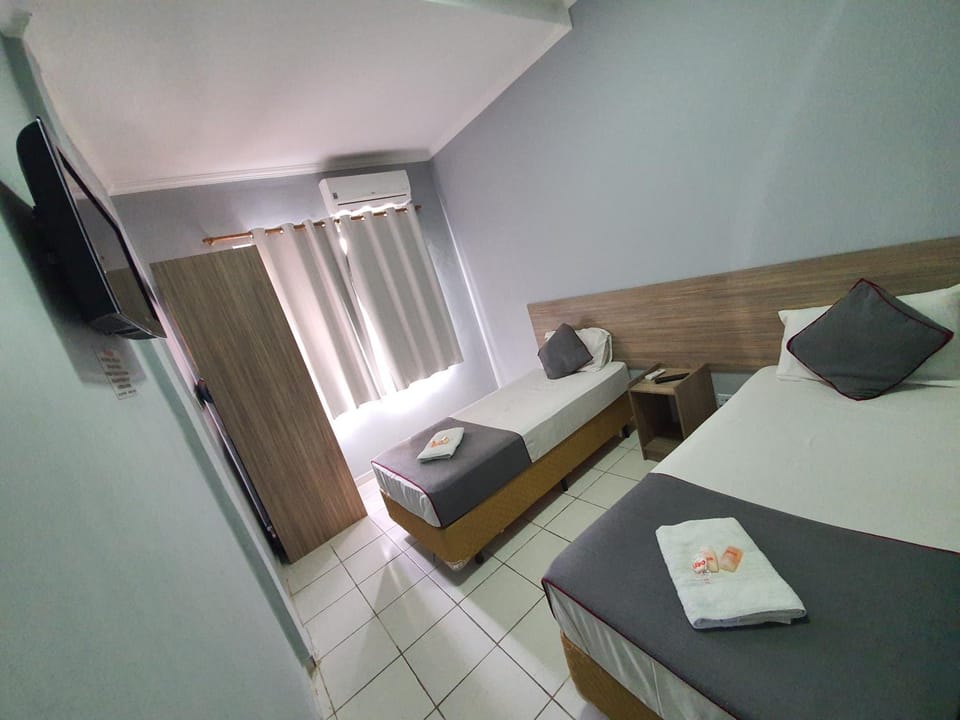 Bed, Photo of the whole room, towels