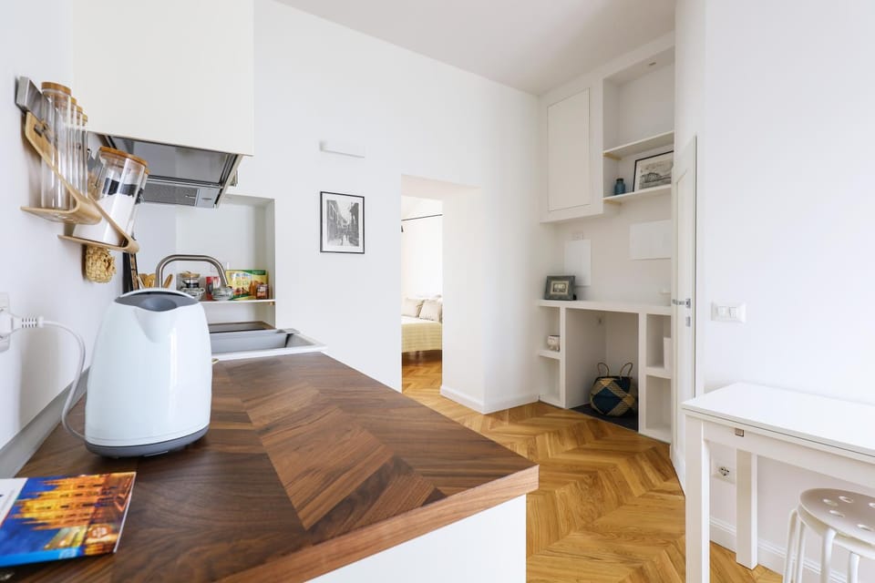 Kitchen or kitchenette, Living room, Seating area, Dining area, stove