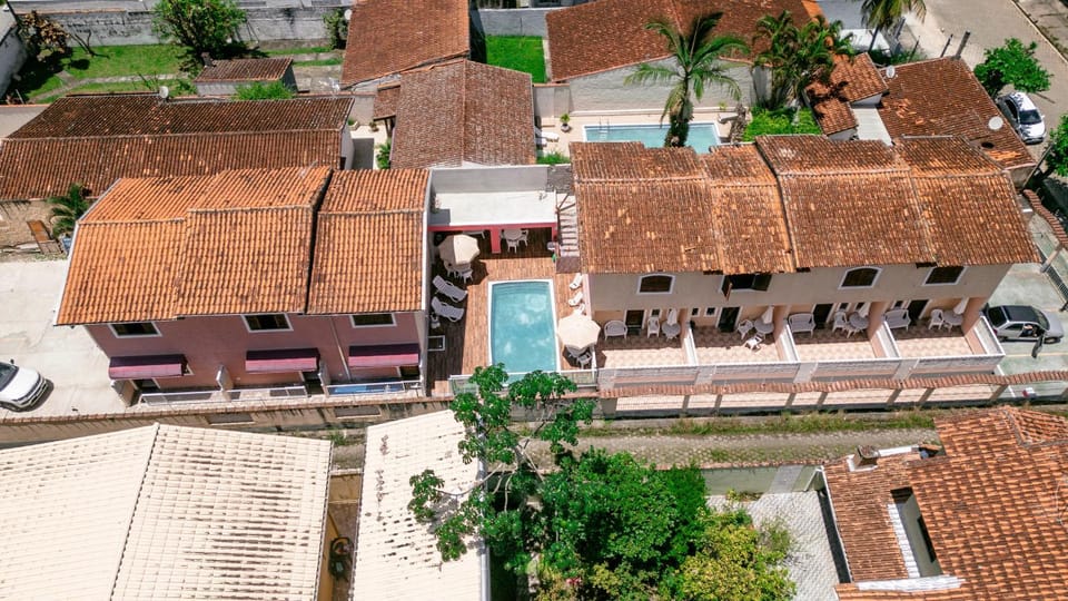 Property building, Day, Pool view, Swimming pool, Location