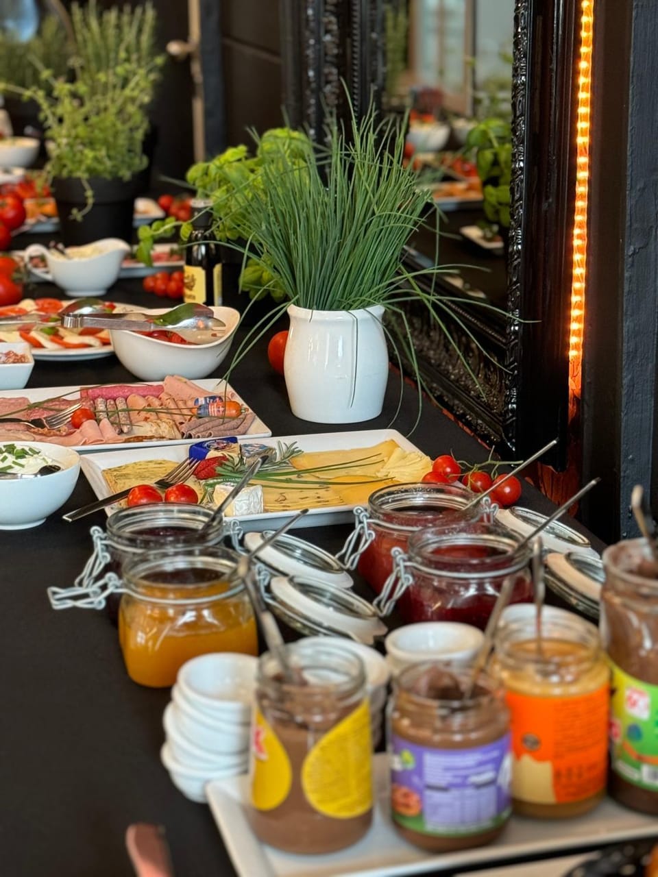 Breakfast, Continental breakfast, Buffet breakfast
