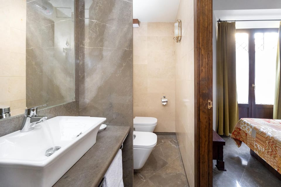Toilet, Bathroom