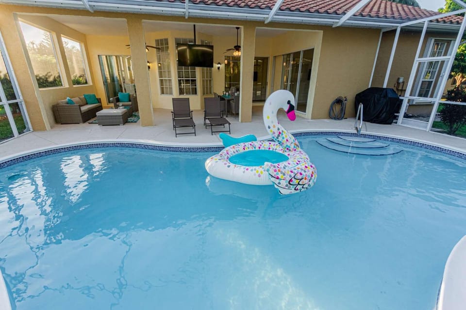 Crown Pointe-Mabry Drive House in Collier County