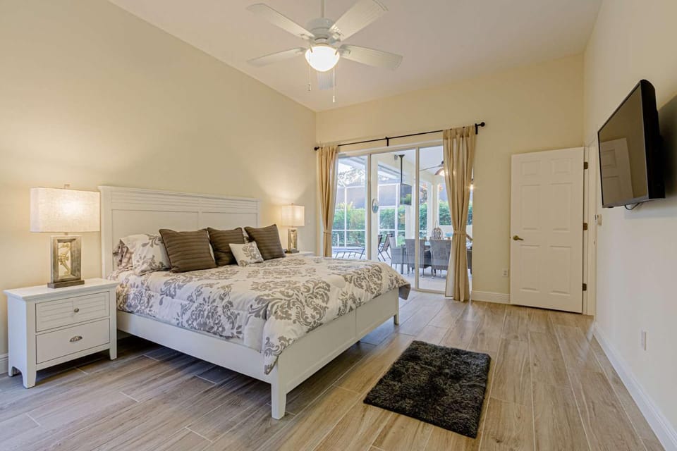 Crown Pointe-Mabry Drive House in Collier County