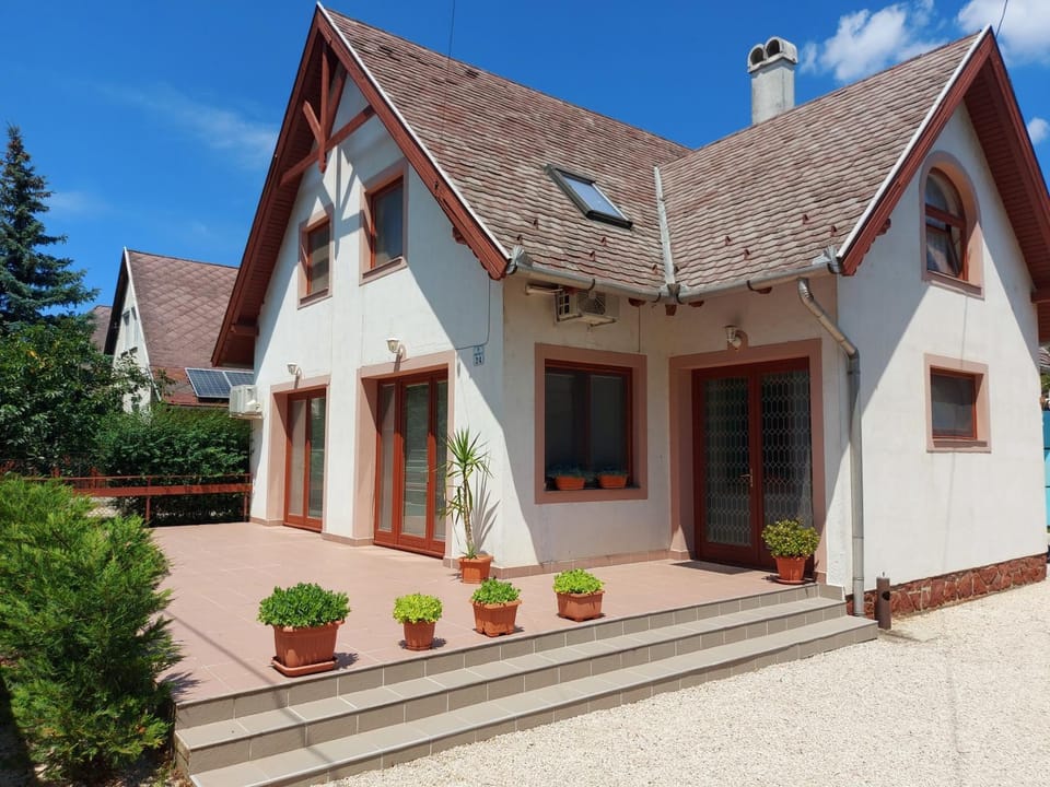 Aranykagyló Nyaralóház Apartment in Hungary