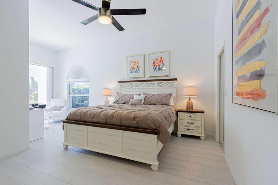 Crown Pointe- Crown Pointe Blvd.,E. House in Collier County
