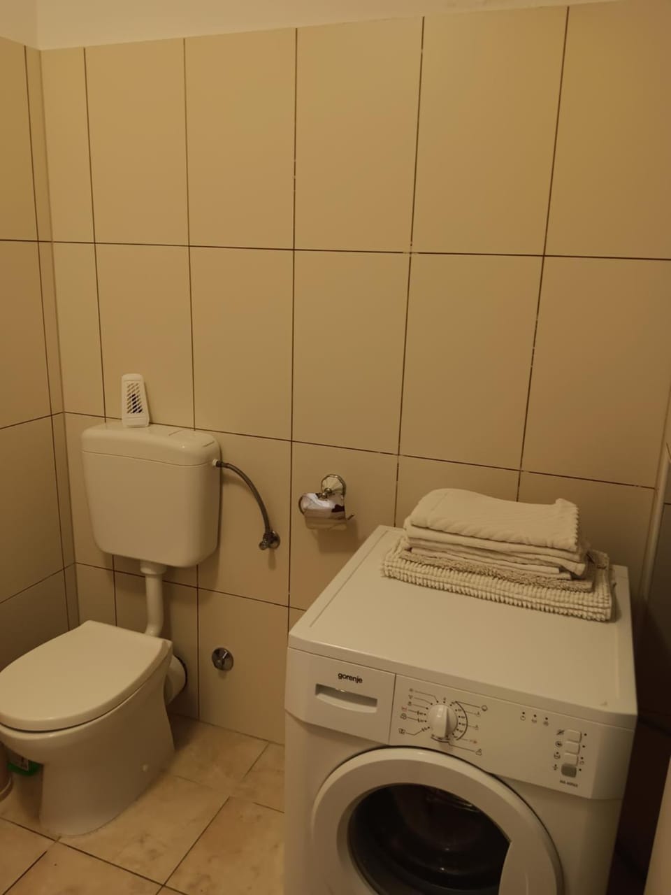 Bathroom, washing machine