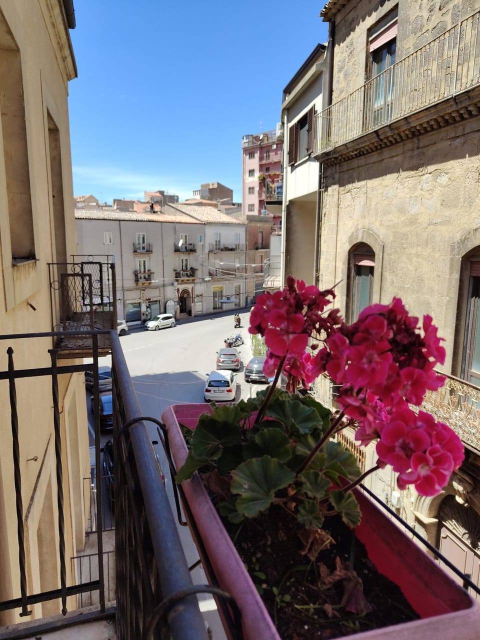 Balcony/Terrace, Street view