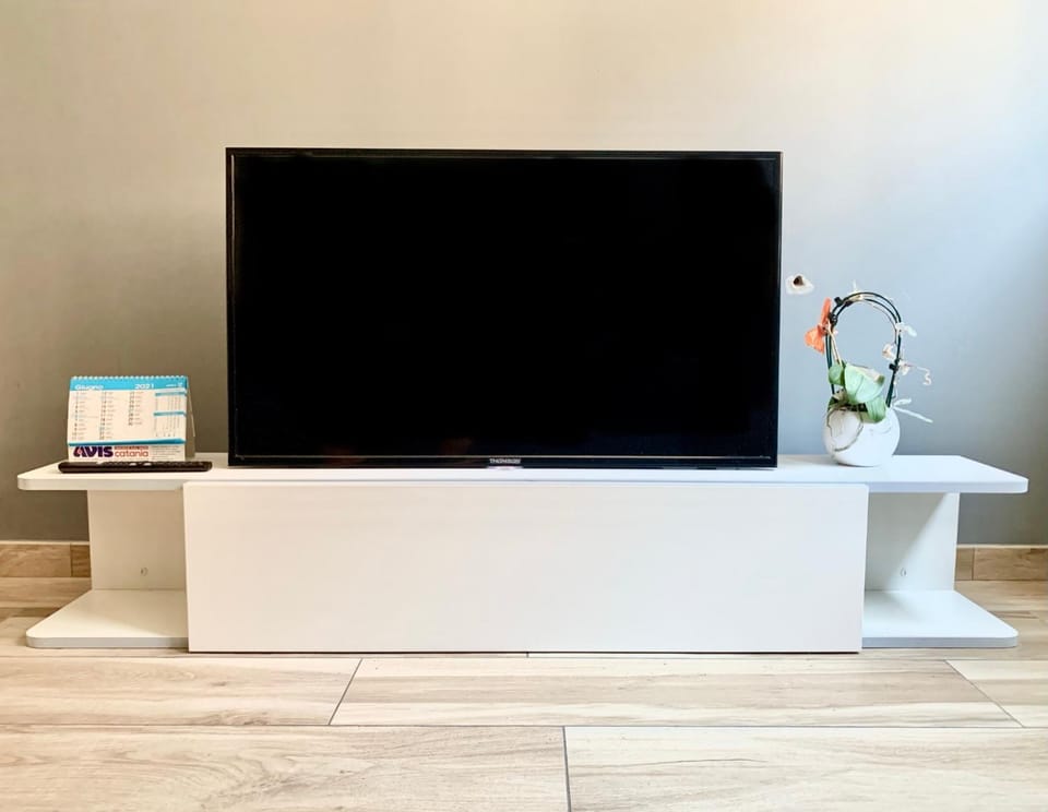 Communal lounge/ TV room, TV and multimedia