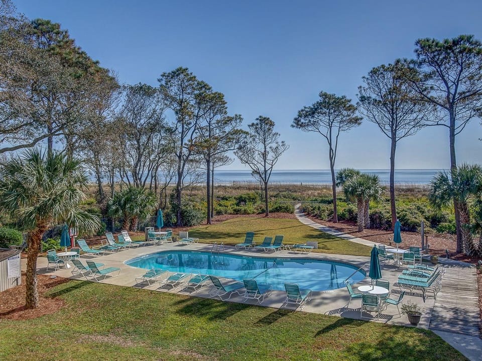 Direct Oceanfront Private Villa Overlooking Pool/Beach - South Forest Beach - Right next to Coligny Plaza Villa in South Forest Beach