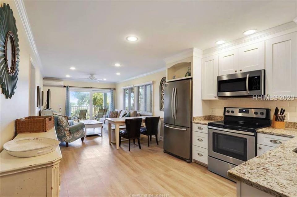 Direct Oceanfront Private Villa Overlooking Pool/Beach - South Forest Beach - Right next to Coligny Plaza Villa in South Forest Beach