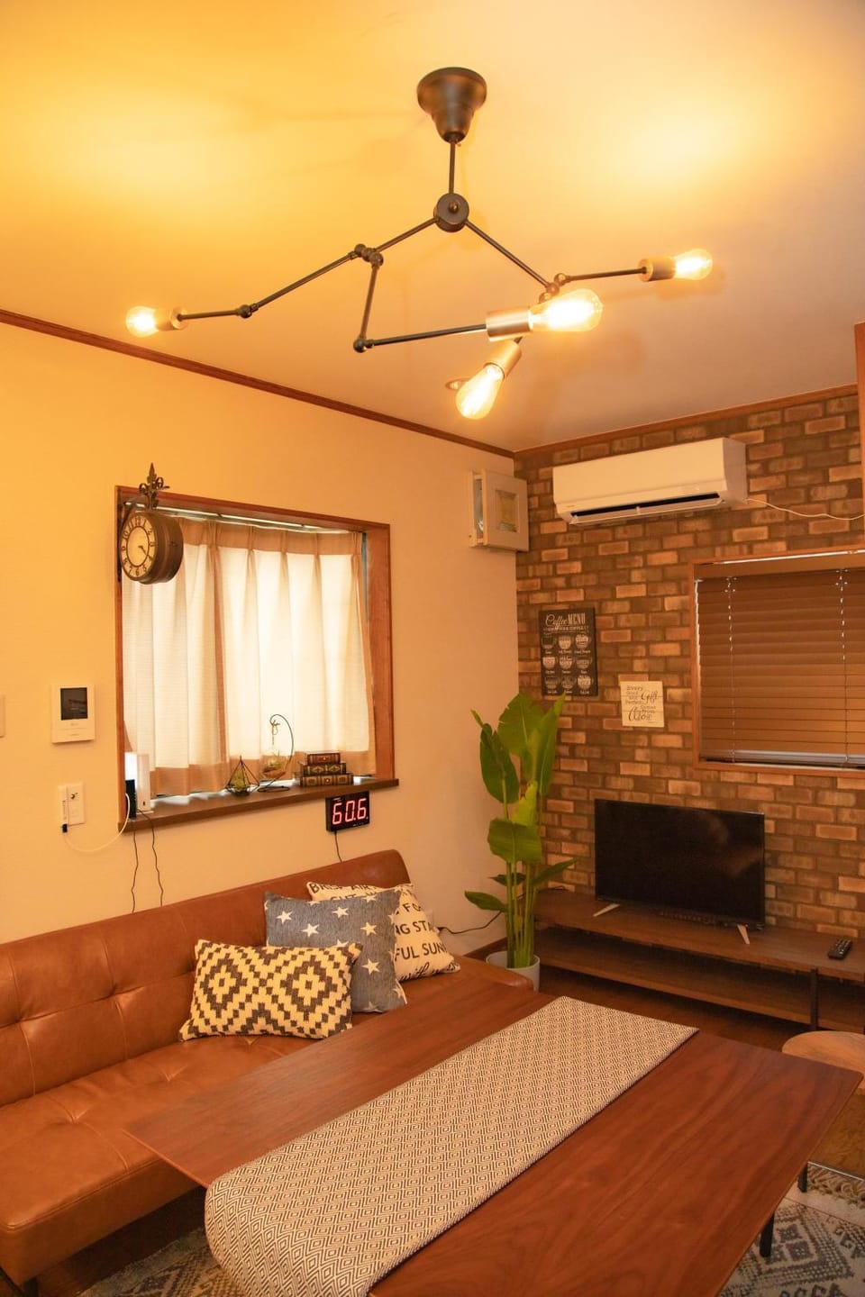 Jomira & Jony House Apartment in Japan
