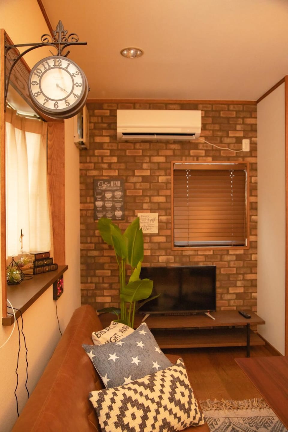 Jomira & Jony House Apartment in Japan