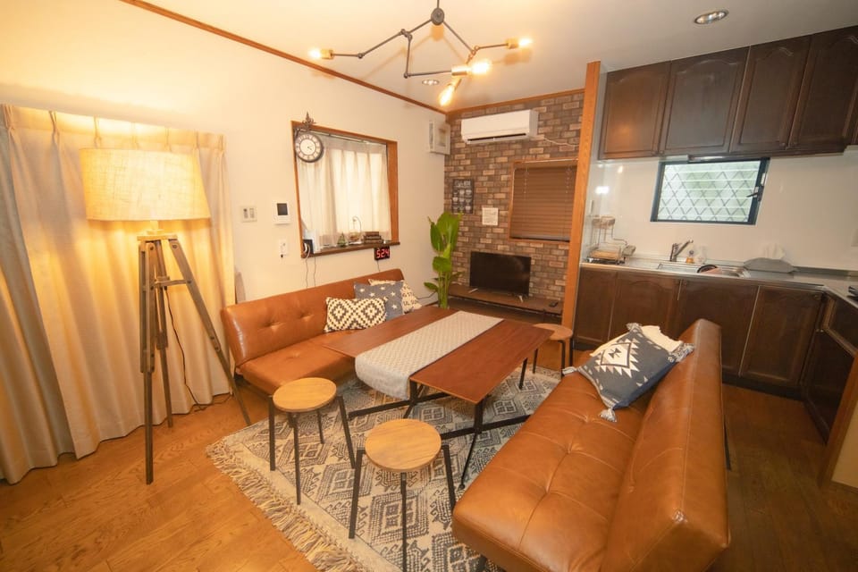 Jomira & Jony House Apartment in Japan