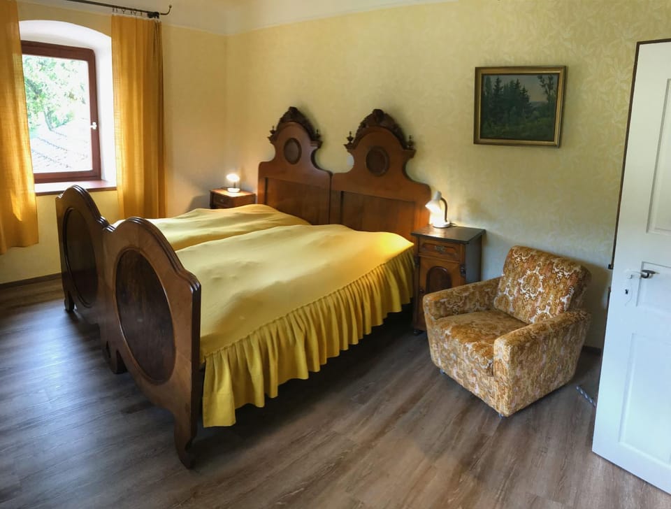 Bed, Bedroom