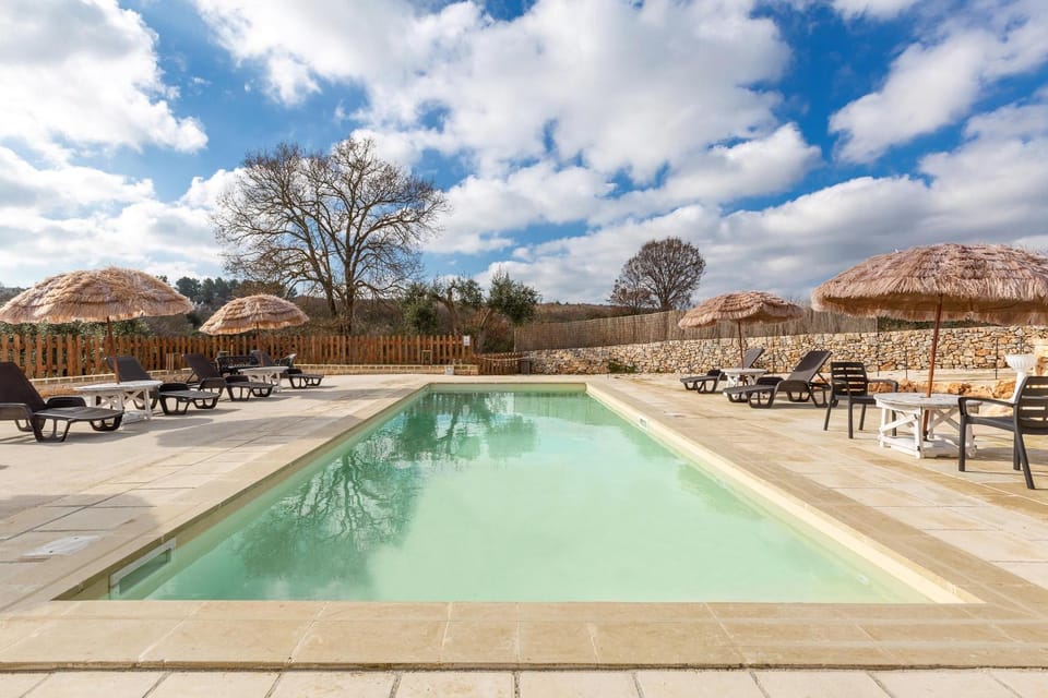 Swimming pool, Swimming pool