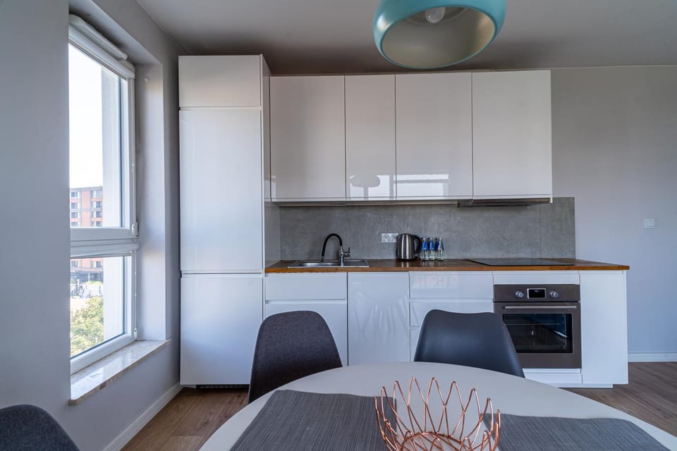 Kitchen or kitchenette, Dining area, stove