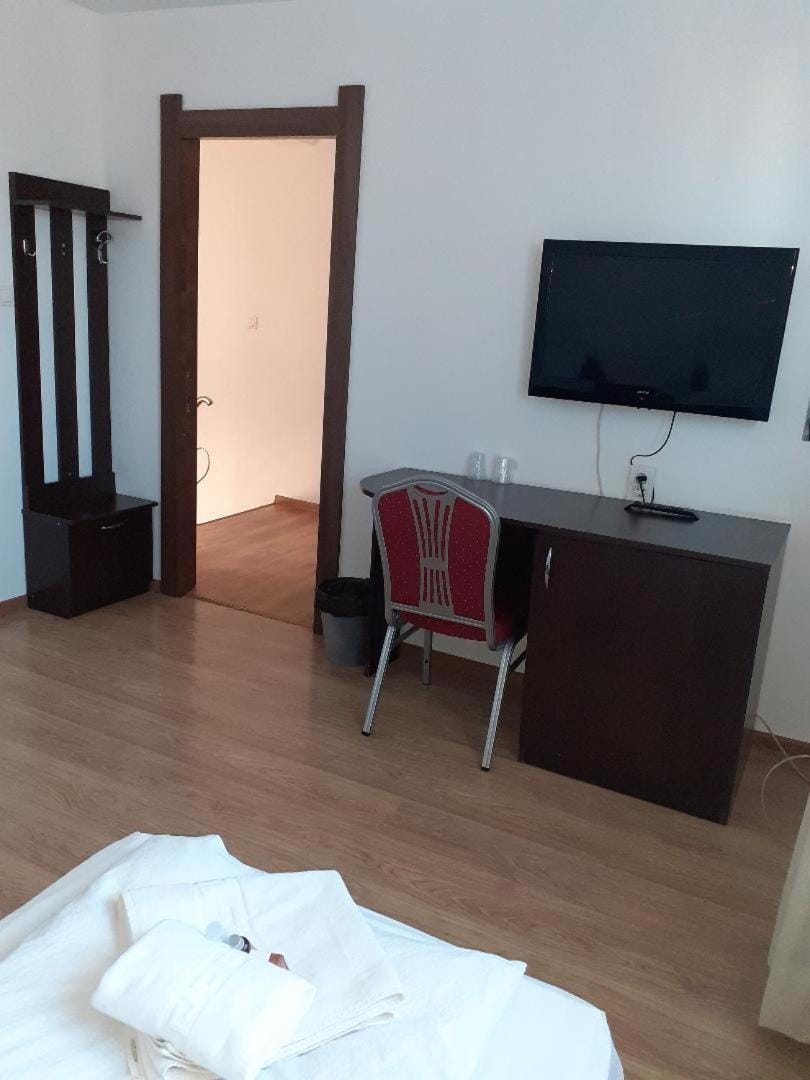 Old Pensiunea Otopeni Bed and Breakfast in Romania
