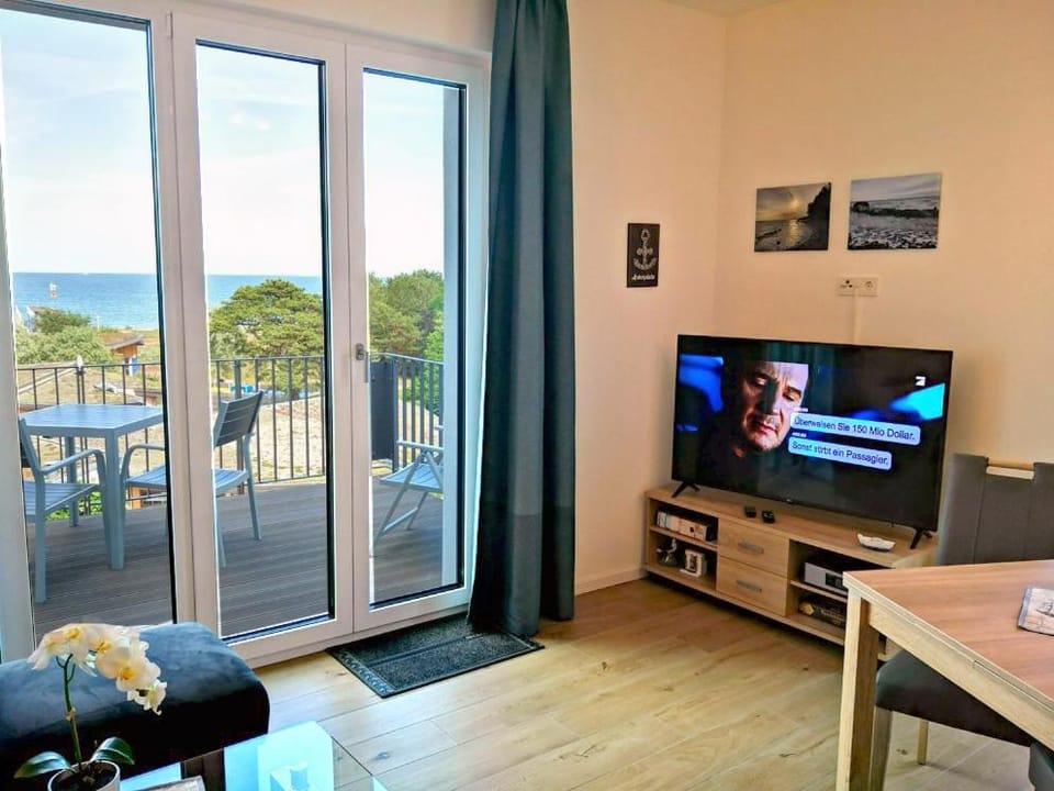 TV and multimedia, Living room, Sea view