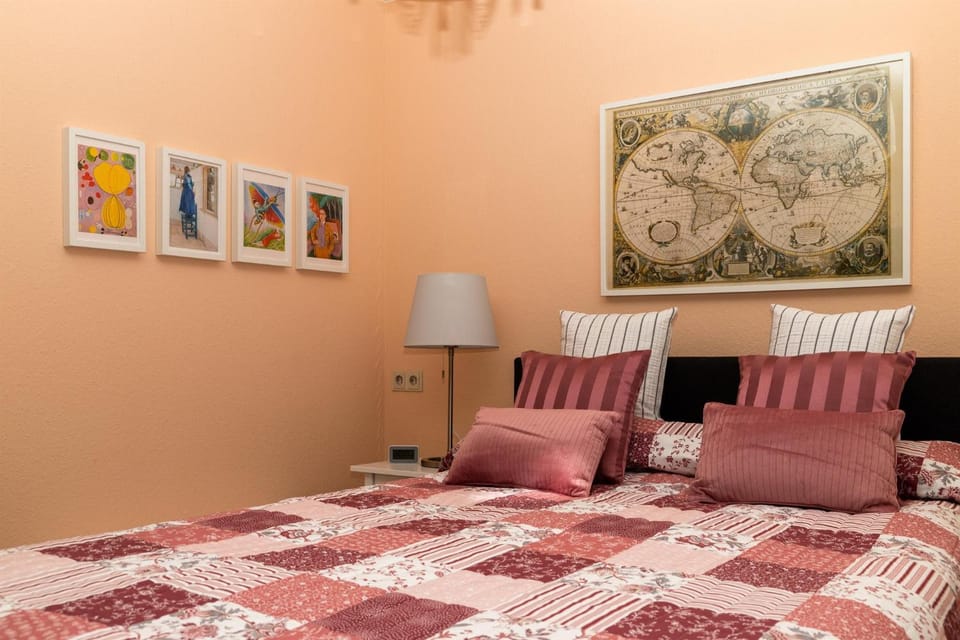 Bed, Photo of the whole room, Bedroom