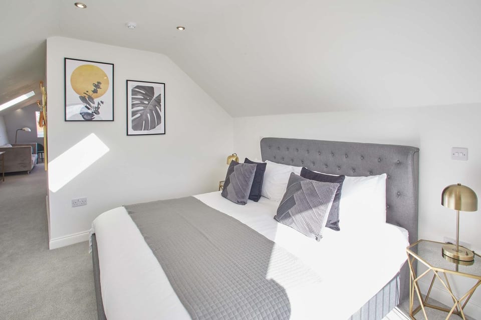 Bed, Photo of the whole room, Bedroom