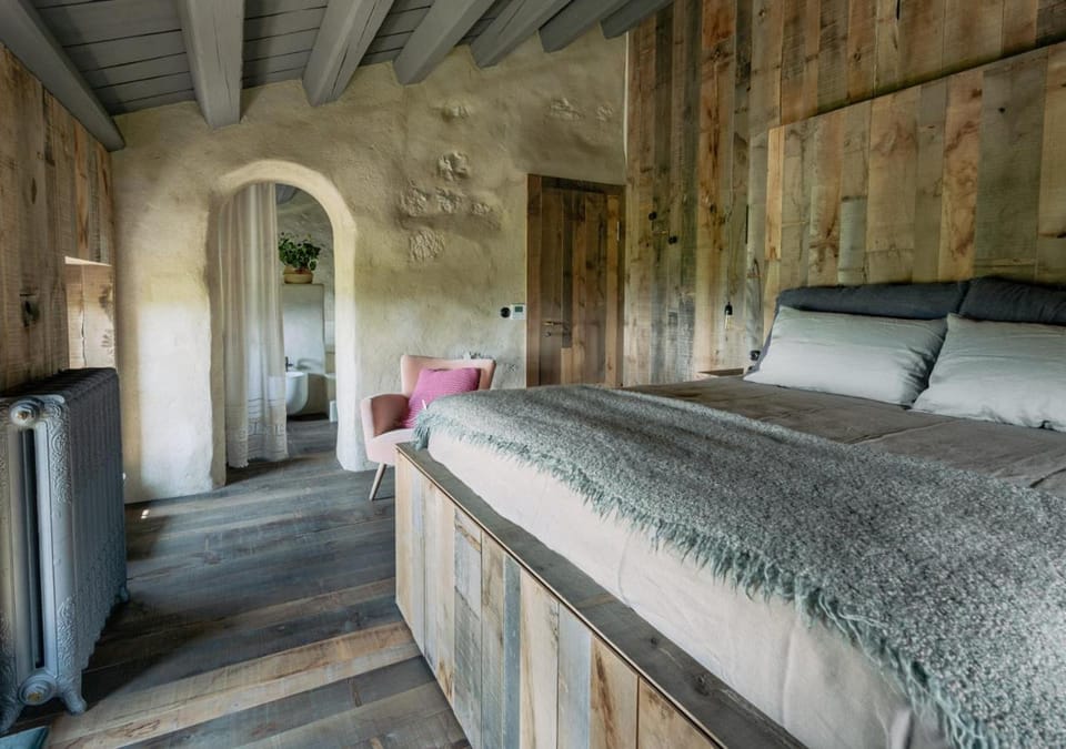 Bed, Bathroom, Photo of the whole room, Bedroom