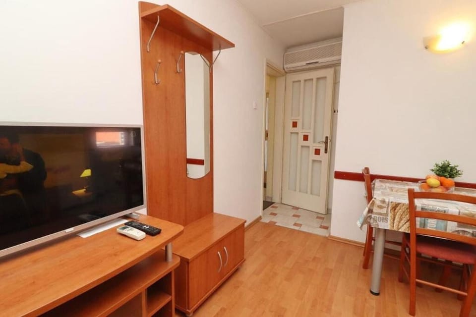 TV and multimedia, Dining area