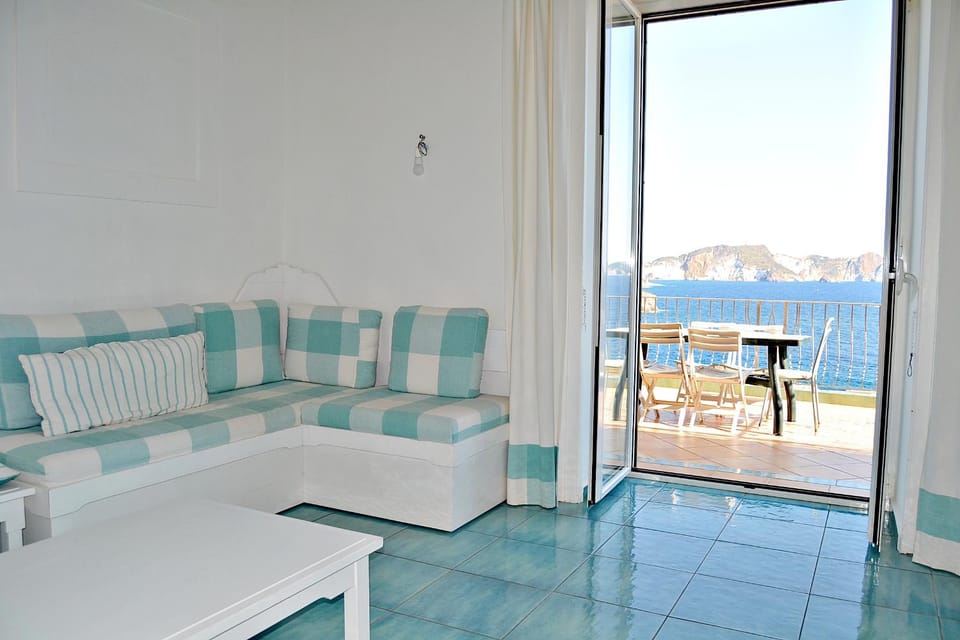 Balcony/Terrace, Living room