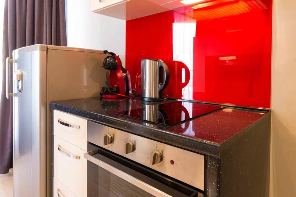 Coffee/tea facilities, Kitchen or kitchenette