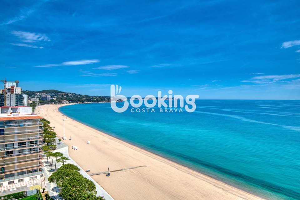 Nearby landmark, Day, Natural landscape, Beach, Sea view
