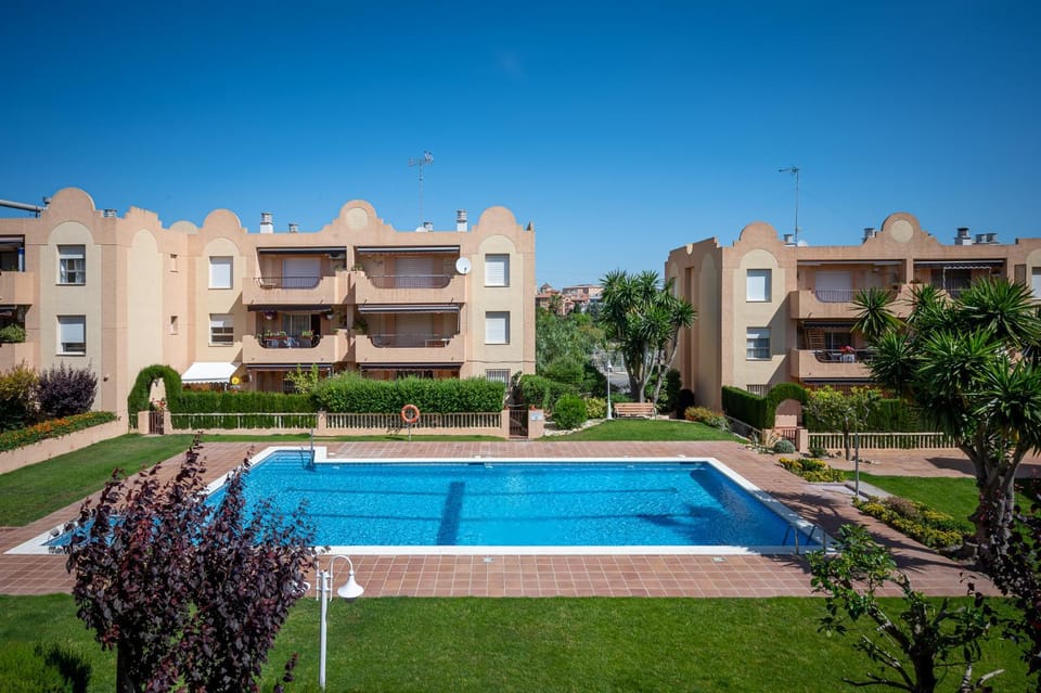 AT015 Piscina y aparcamiento, a 7 min de la playa La Paella Apartment in Torredembarra