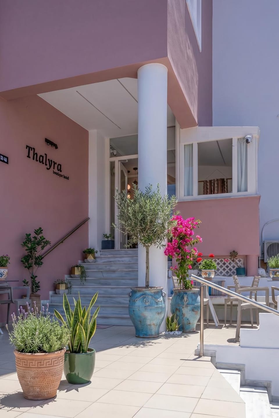 Facade/entrance