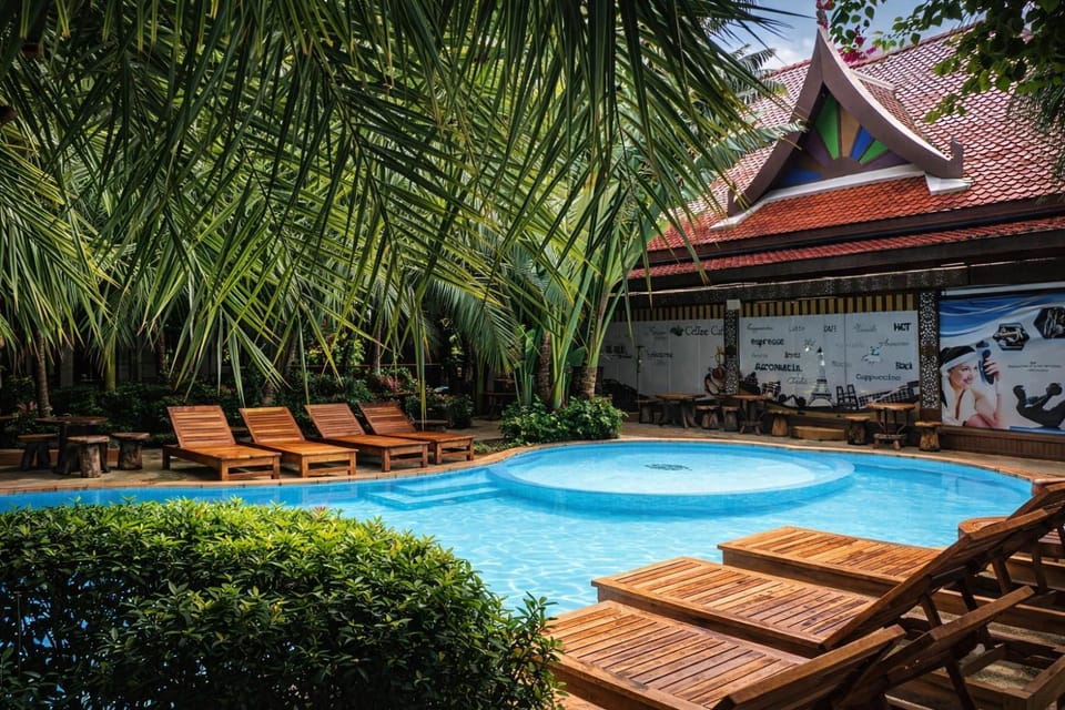 Swimming pool, sunbed