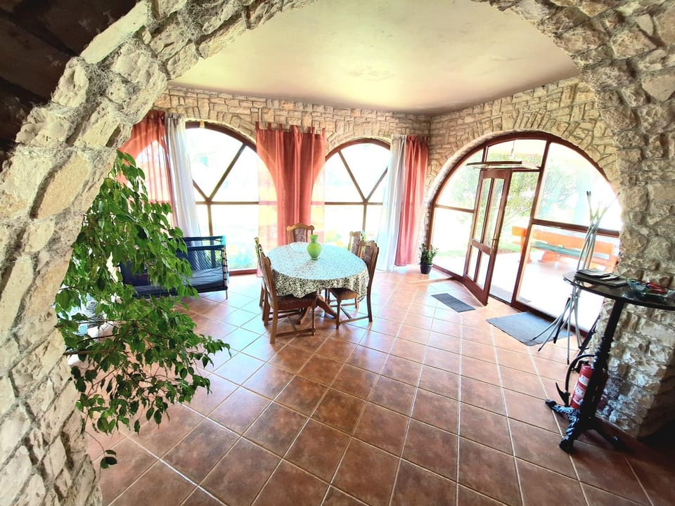 View (from property/room), Seating area, Dining area