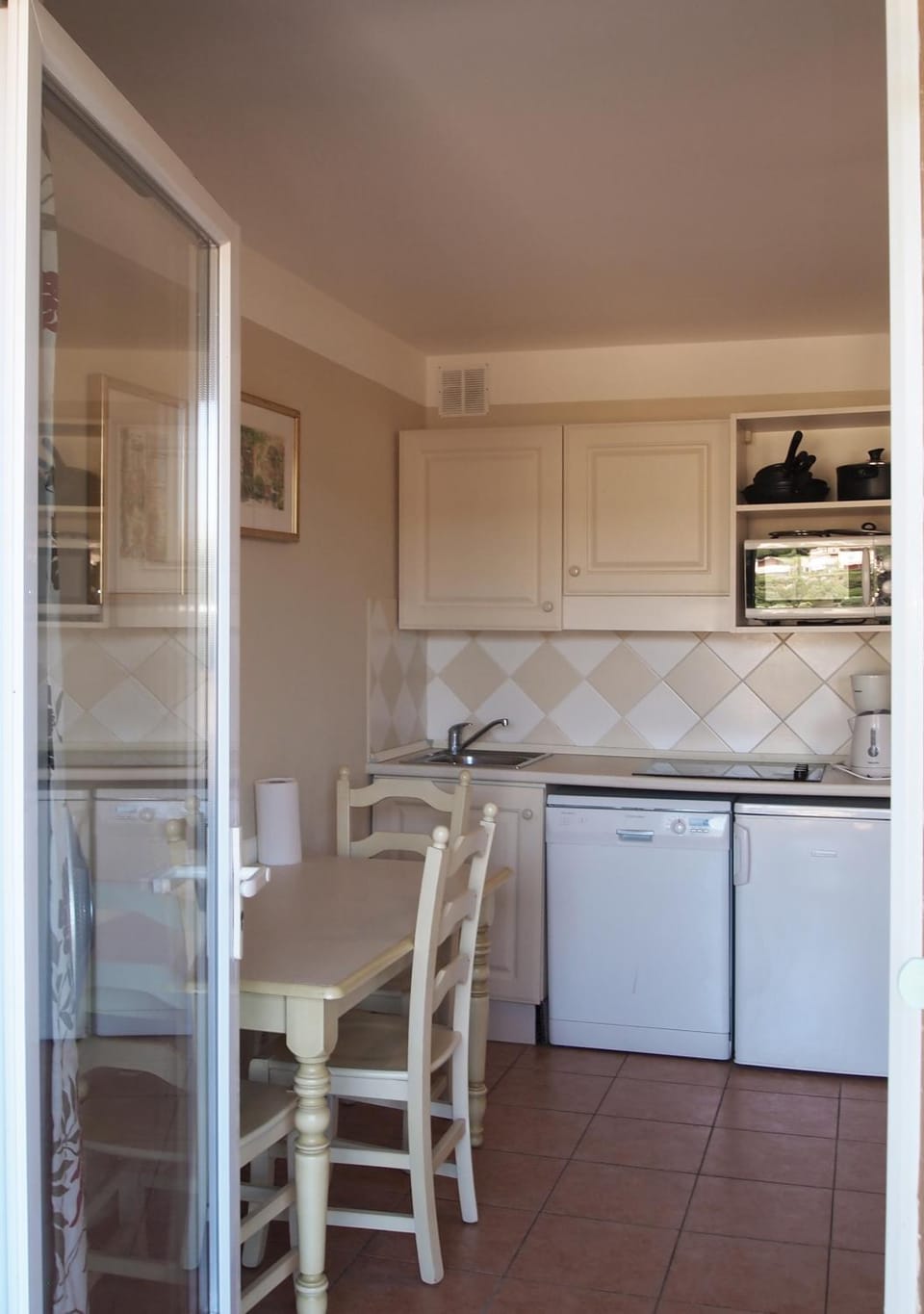 Kitchen or kitchenette, Living room