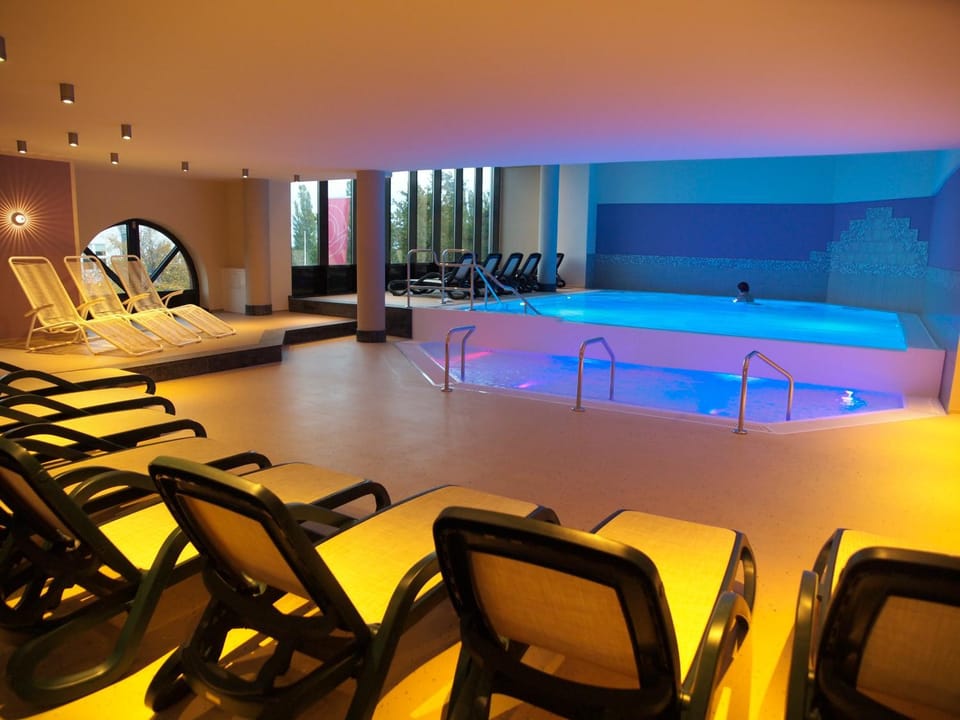 Swimming pool, Swimming pool