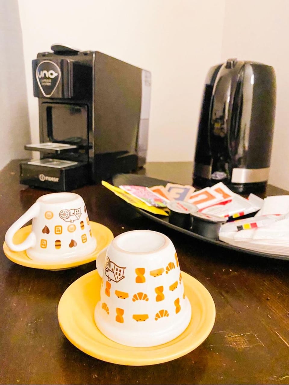 Kitchen or kitchenette, Breakfast, toaster