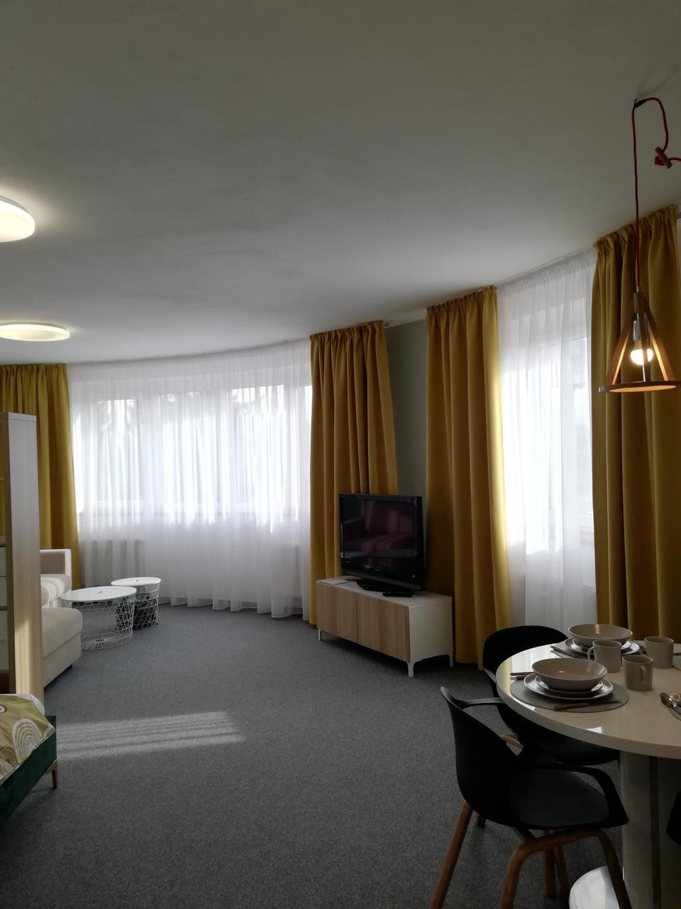 Photo of the whole room, Seating area, Dining area