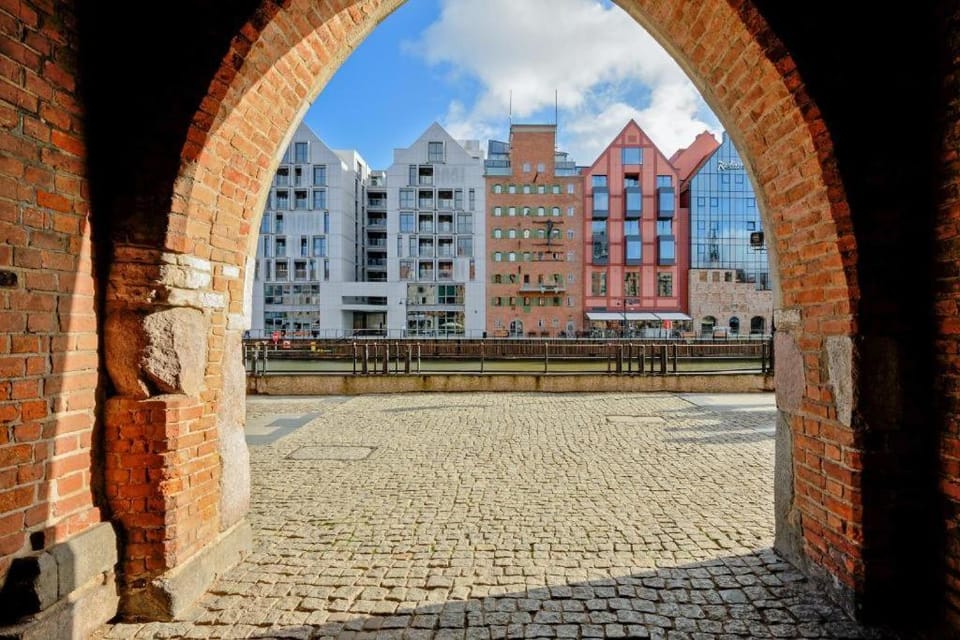 Property building, Location