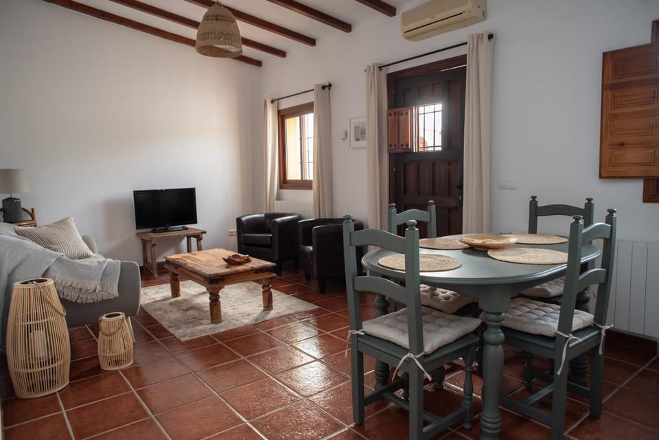 Living room, Dining area, air conditioner