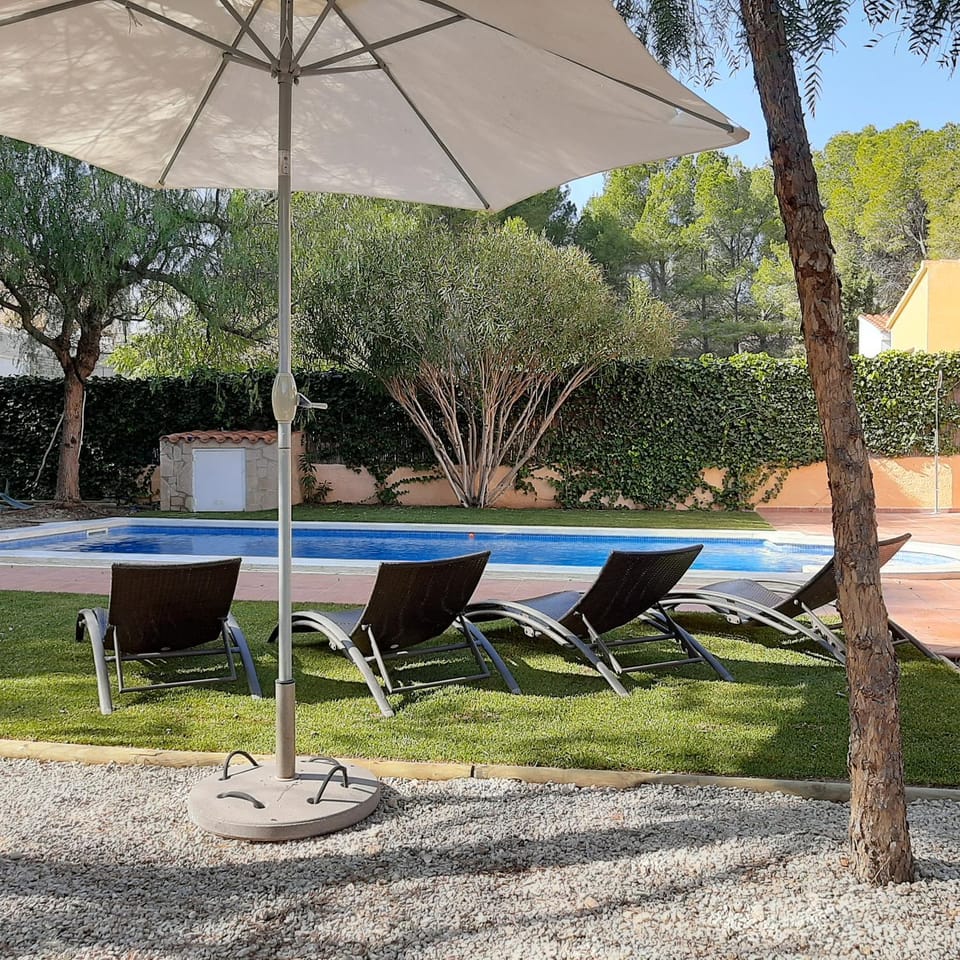 AME447 Chalet con piscina privada 9x5m y jardín vallado Villa in Baix Ebre