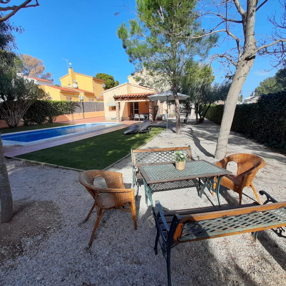 AME447 Chalet con piscina privada 9x5m y jardín vallado Villa in Baix Ebre