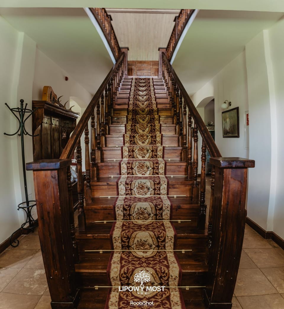 Dworek Lipowy Most House in Belarus