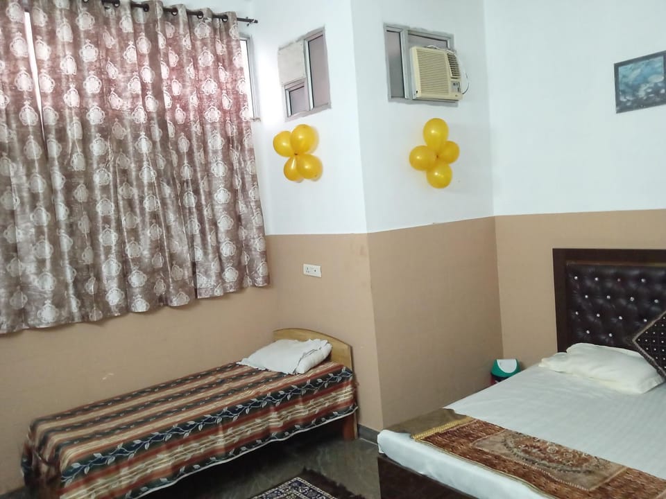 Hotel Raj Mahal Bed and Breakfast in Ludhiana