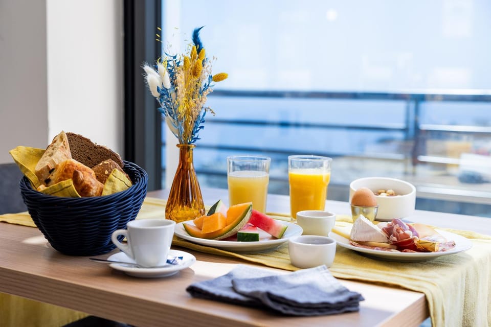 Breakfast, Continental breakfast