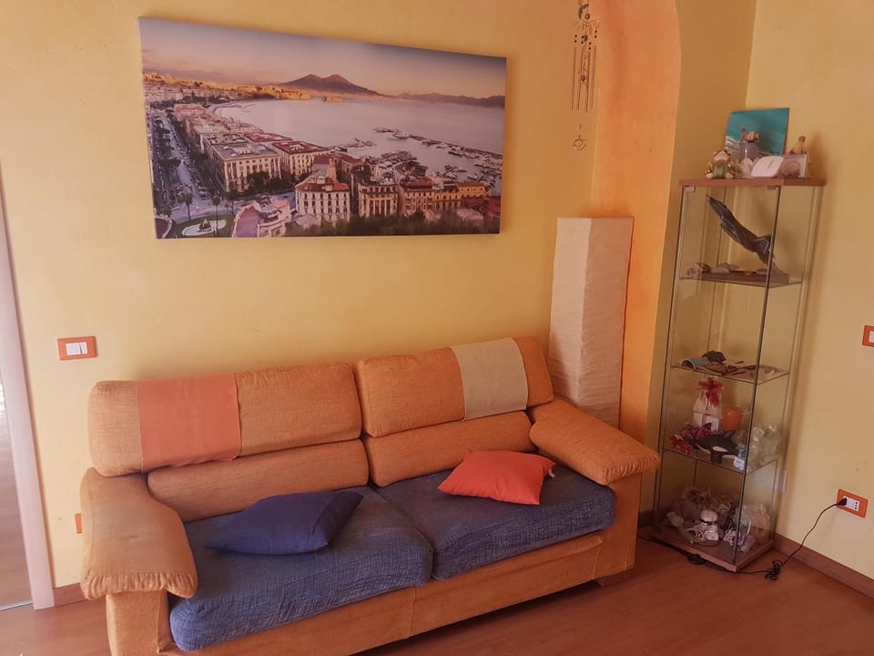 Living room, Photo of the whole room