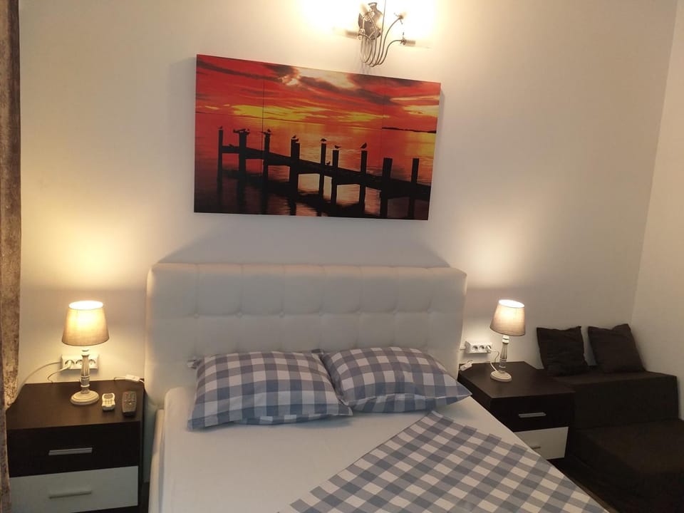 Bed, Photo of the whole room