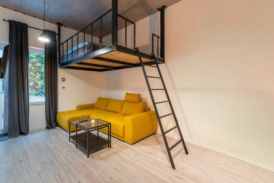 Bed, Living room